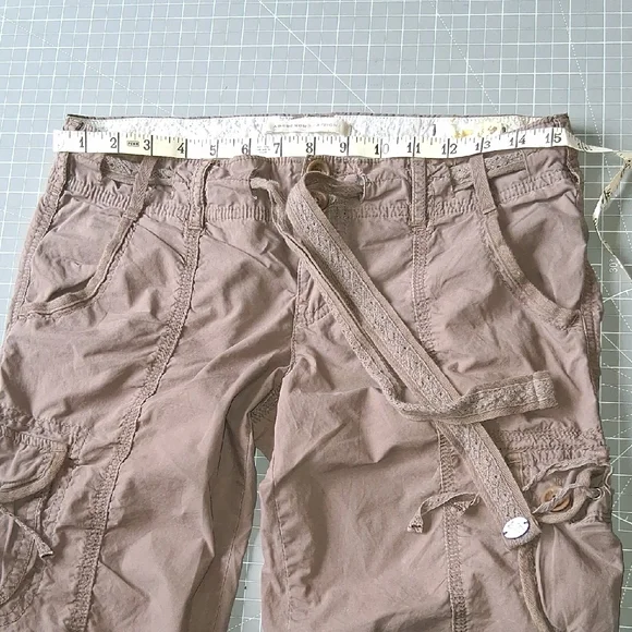 Cargo Capri Pants - Picture 3 of 7